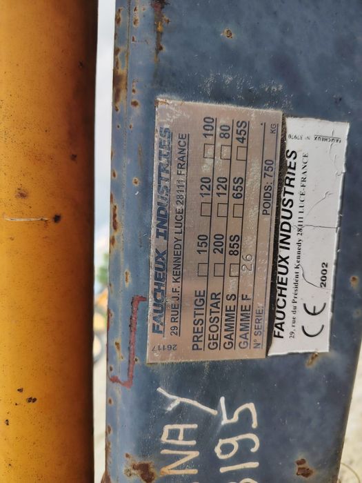 Incarcator frontal pentru tractor