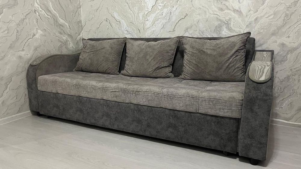 Диван в хорошом состояние