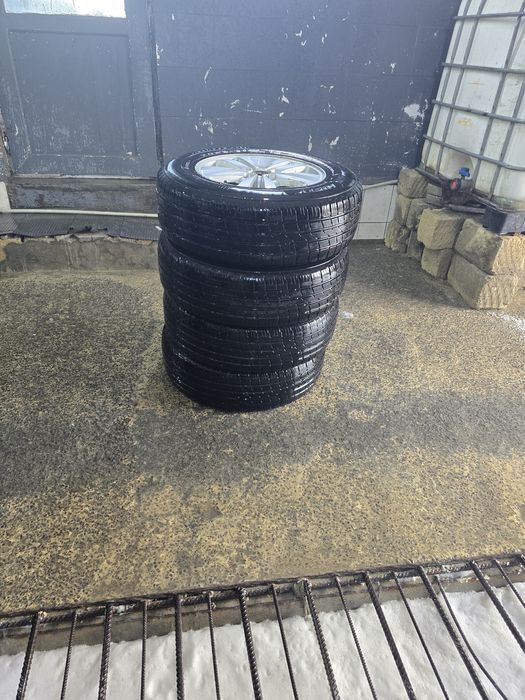 Шины на 16 215/70