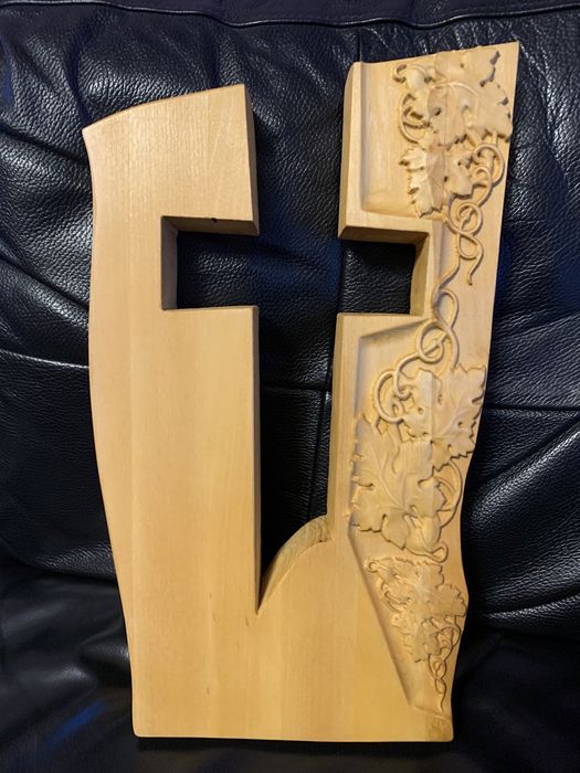 Дърворезба на стилизиран кръст