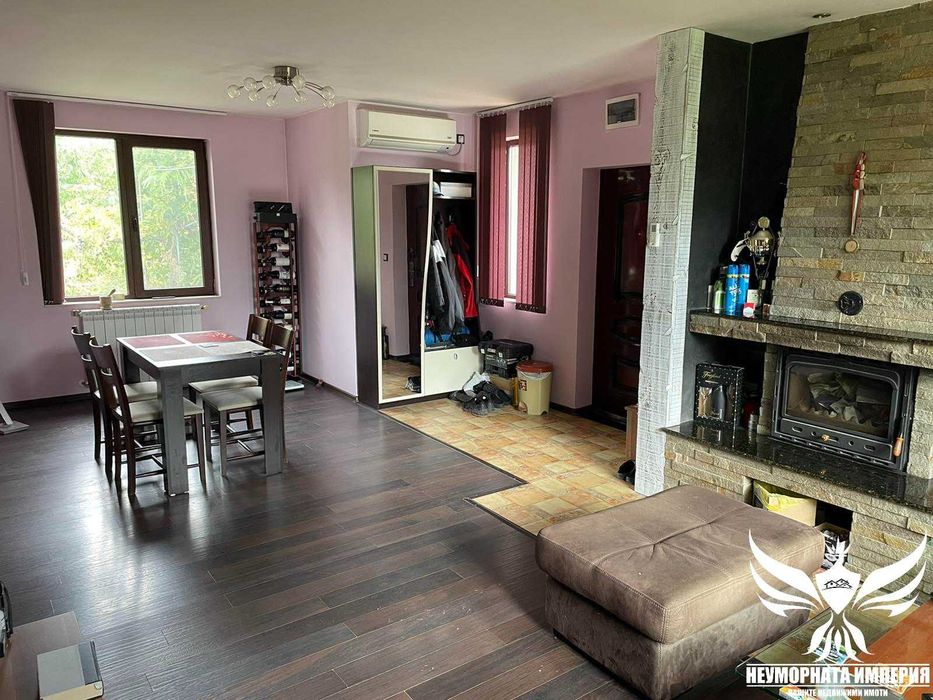 Продавам складова база, къща с постройки и парцел 7700кв в Асеновград