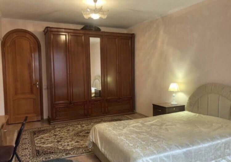 Подселение для порядочного парня в благоустроенную квартиру, в центре