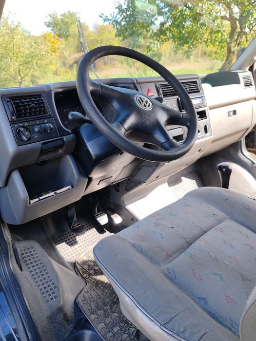 Volkswagen Caravelle 2000 diesel, 2.133 € — imagine 1