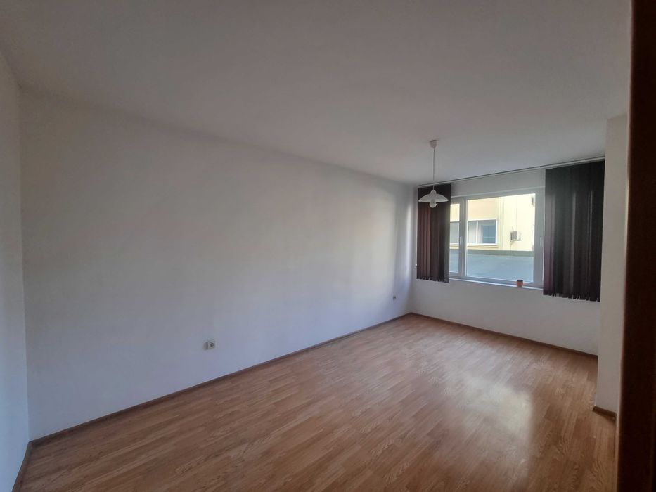 Дава се под наем Двустаен апартамент в Бургас, Възраждане - 86 кв.м за 229.5 € - Снимка #1