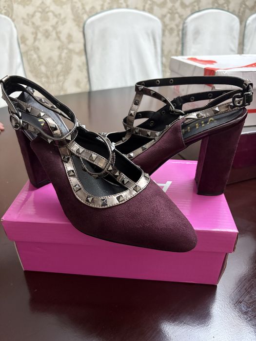 Туфли на каблуках