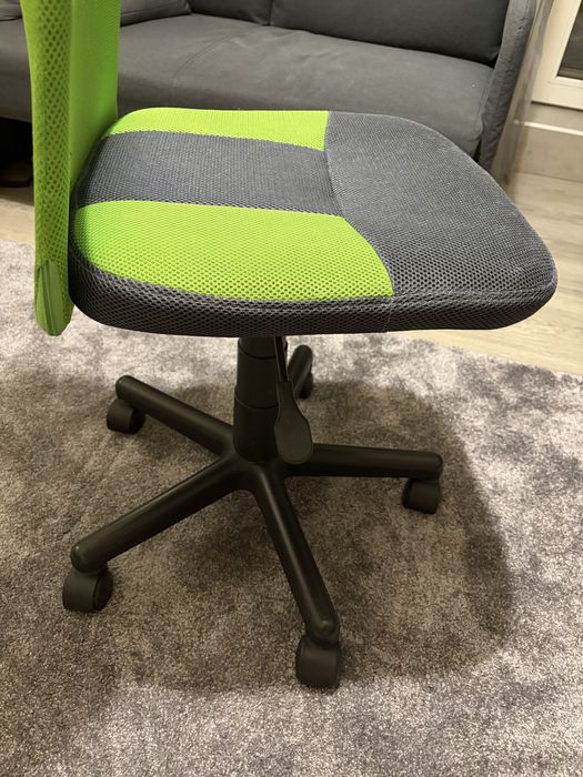 Детски стол за бюро