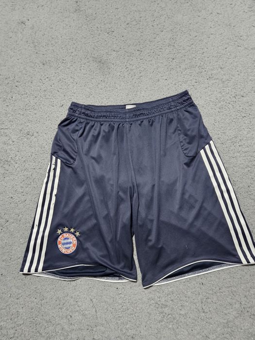 Pantalonii Bayern München
