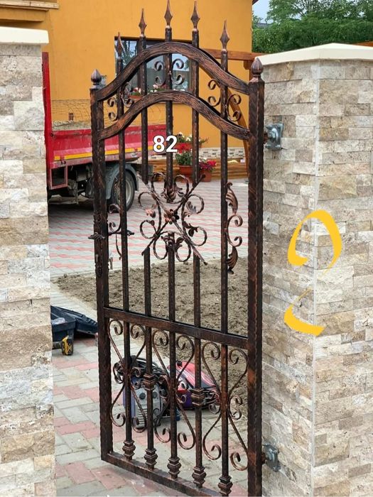 Balcoane și balustrade