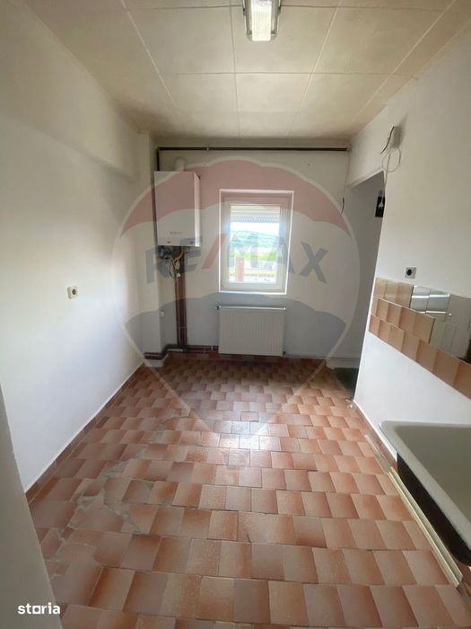 Apartament cu 3 camere de vânzare în zona apreciata