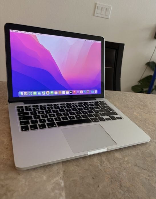 Apple MacBook Pro 13” Early 2015 sotiladi