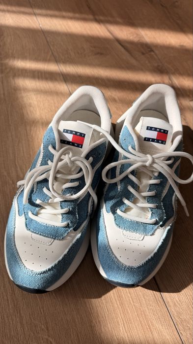 Продам кроссовки Tommy оригинал