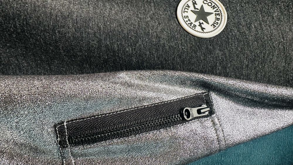 Ново яке- суичър Converse