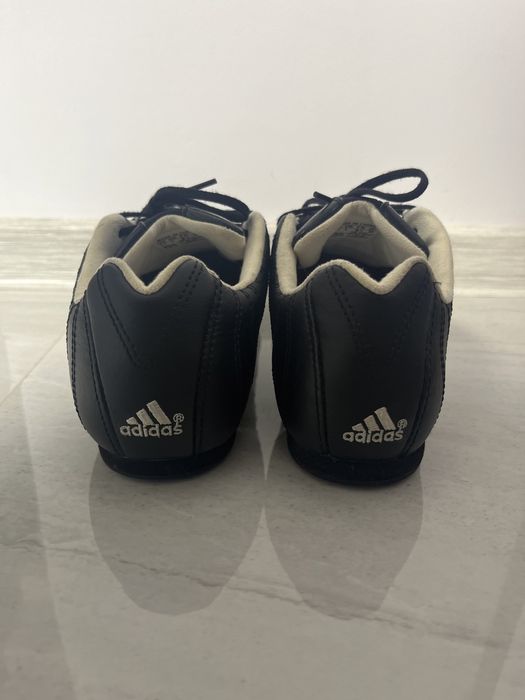 Vand Adidasi Adidas