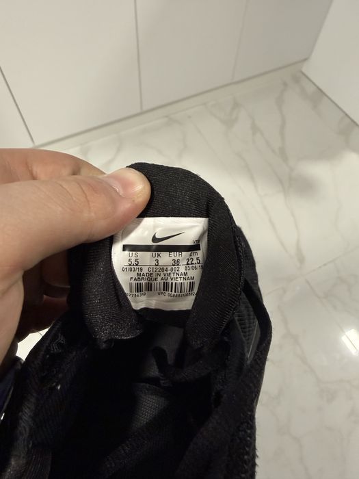 Продавам обувки nike 720