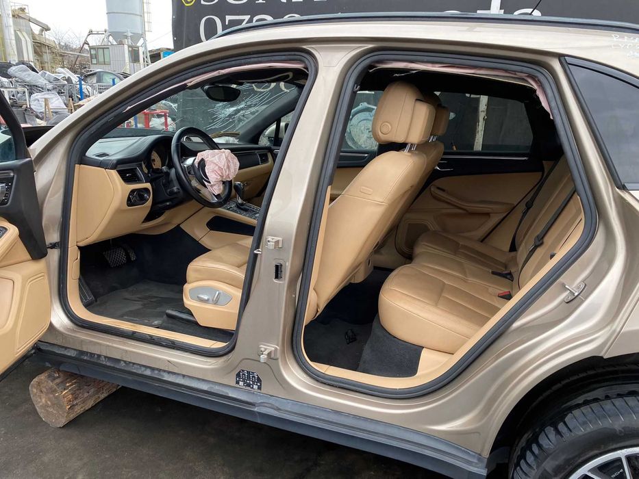 Dezmembrez Porsche macan 95B 2.0 turbo/interior/usa macan/stop/navi/