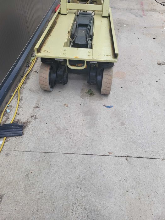 Ножична вишка  JLG 1930ES