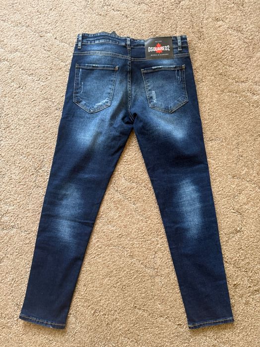 Чисто нови дънки DSQUARED2 44 размер
