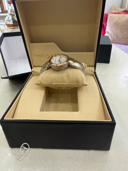 Продам новые женские часы   bulgari