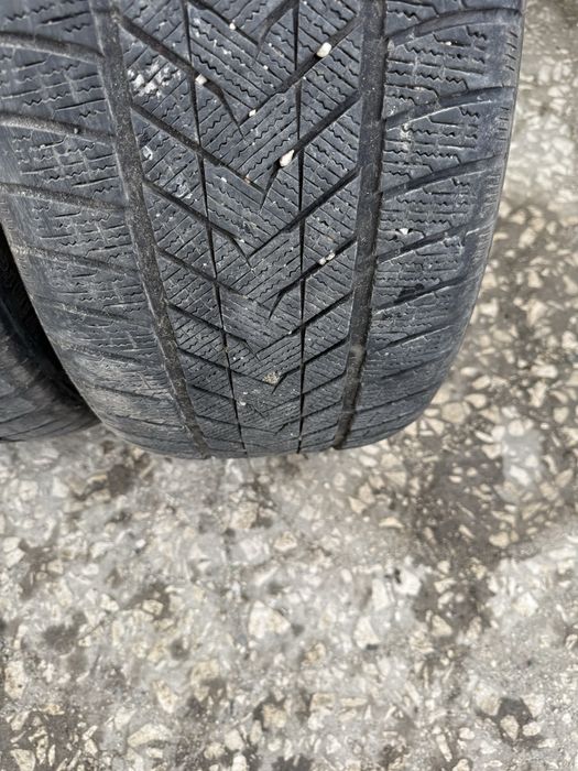 2 броя зимни гуми Sonix 275/40 R20 Dot 2324 ном 521