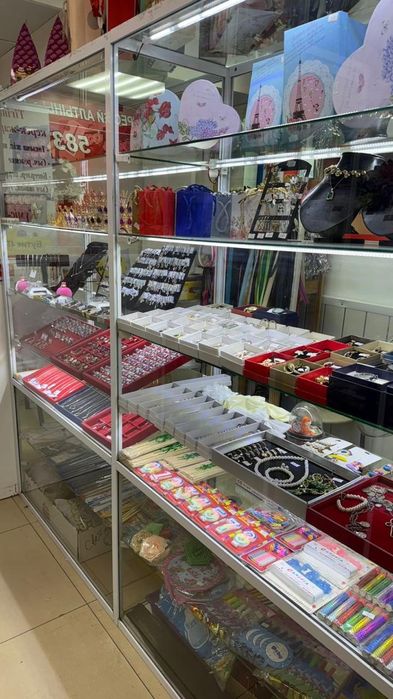 Продается витрины 100 тыс