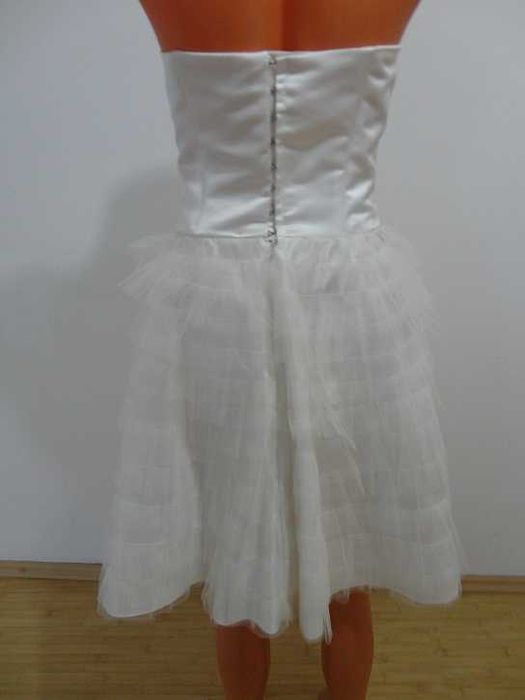 Rochii albe pentru evenimente speciale