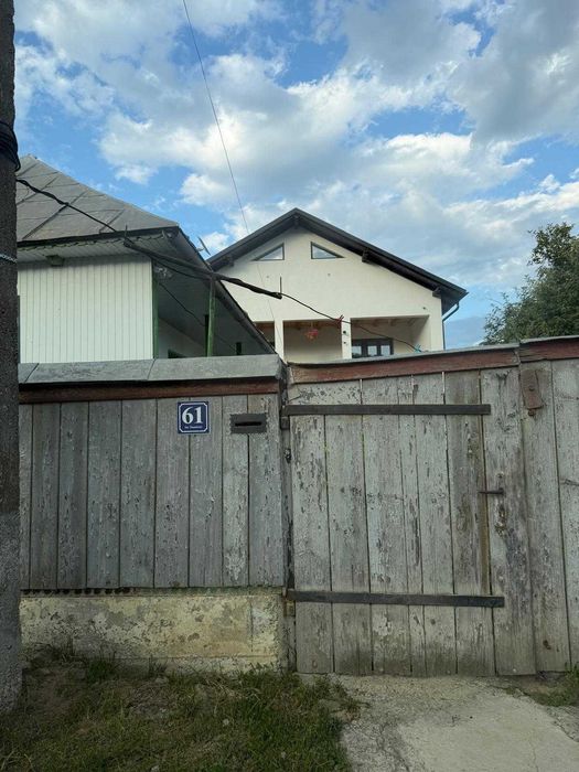 De vânzare apartament la casă cu teren privat și anexe in Gura-Humorului