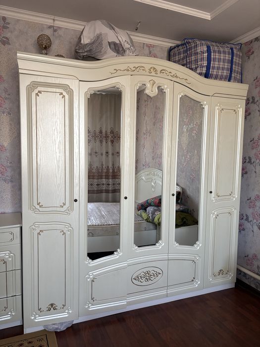 Спальный гарнитур