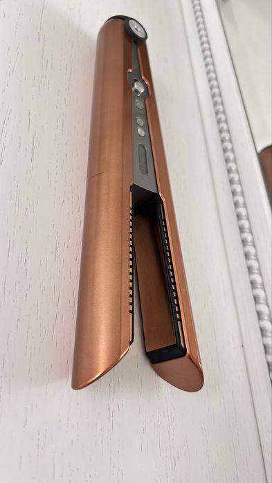 Продам утюжок Dyson Corrale HS07