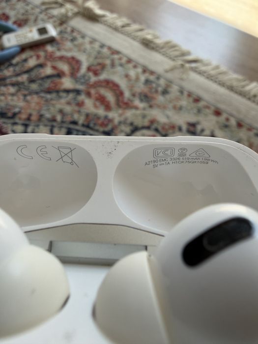 Продам Airpods pro оригинал