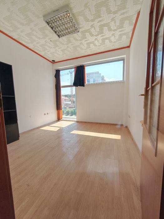 Vănd ieftin sau închiriez spațiu comercial (showroom) numai 199000€