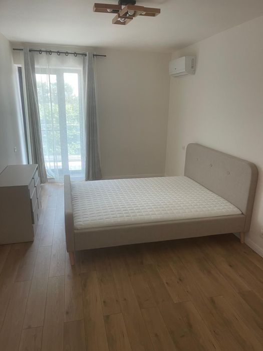 3 camere de închiriat