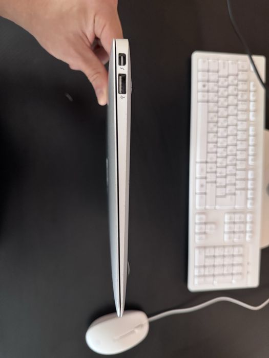 Macbook air 11дюймов