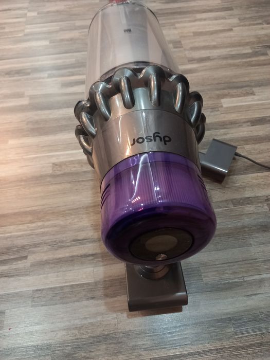 Dyson v11 outsize absolute