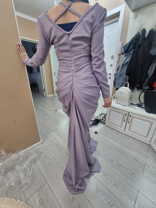 Продаю платье , одевала всего 1 раз