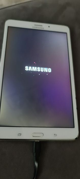Tableta cu SIM Samsung Galaxi TAB 4