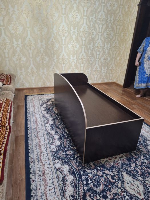Продам детскую тахту без матраса