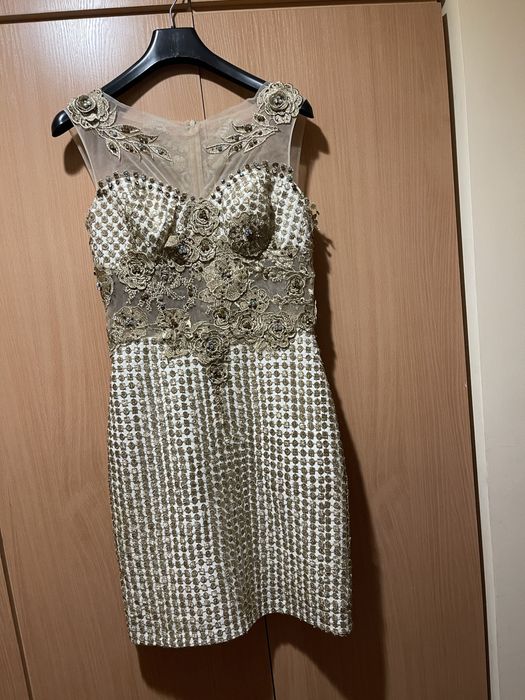 Официална рокля