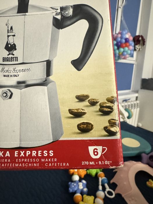 Кофеварка Bialetti Moka Express серебристый