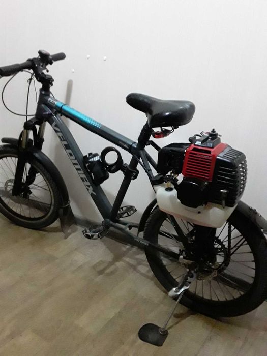 Мини скутер  с бензомотором на базе велошасси