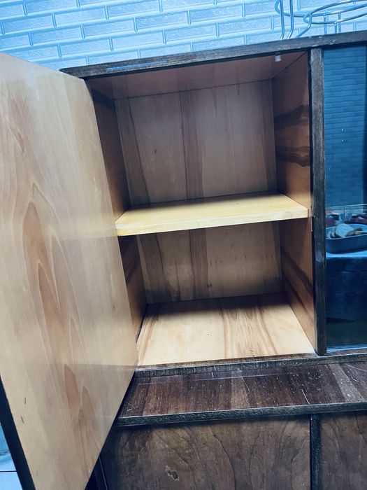 Продам сервант советский,самовывоз