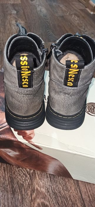 Продам ботинки детские