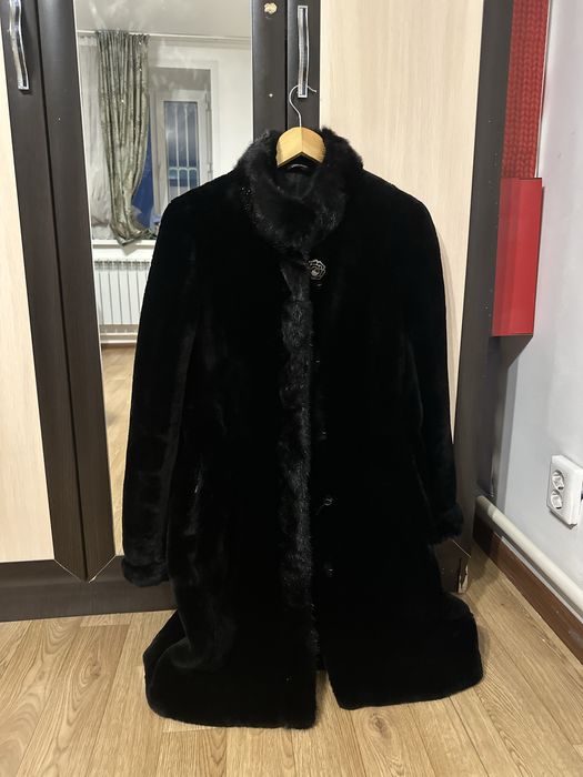 Женская шуба мутон