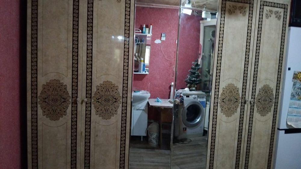 Продам Шифонер 3 цекции
