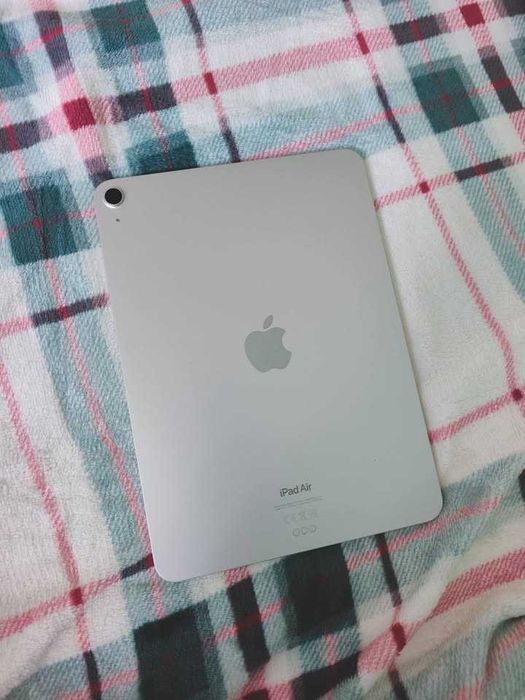 Apple iPad Air 5 10.9 inch + Apple Pencil 2nd gen. + Husă cu tastatură