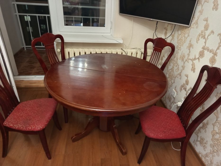 Продаю Стол стулями 10шт стуля
