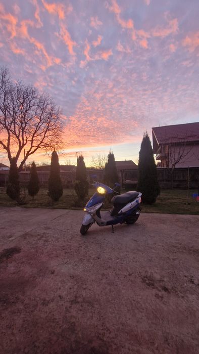 Scuter peugeot v.clic 50cc 2500 negociabil