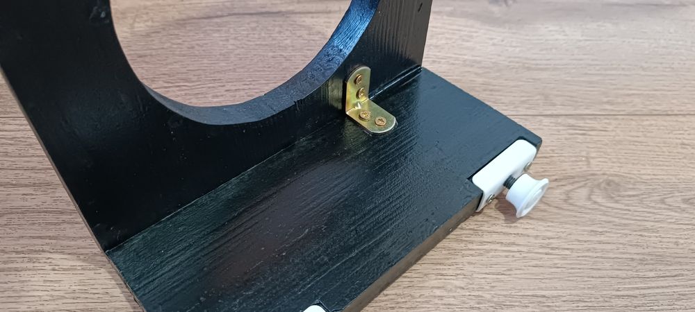 Подставка с мисками для собак