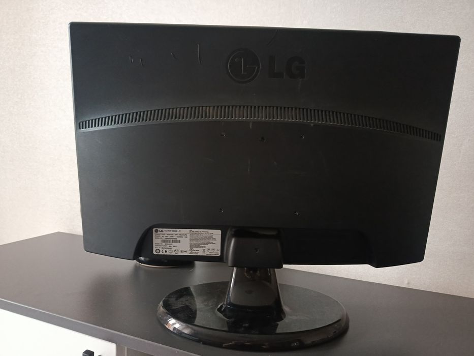 Монитор LG 50/60 Hz