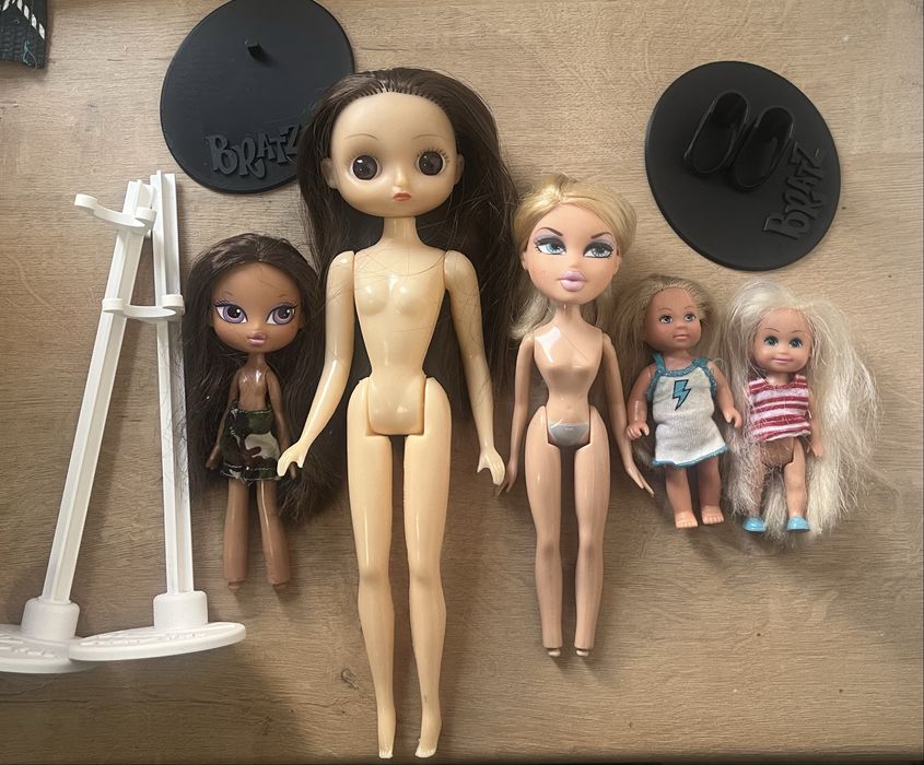 Куклы братц , братц мини, барби, подставки для монстер хай