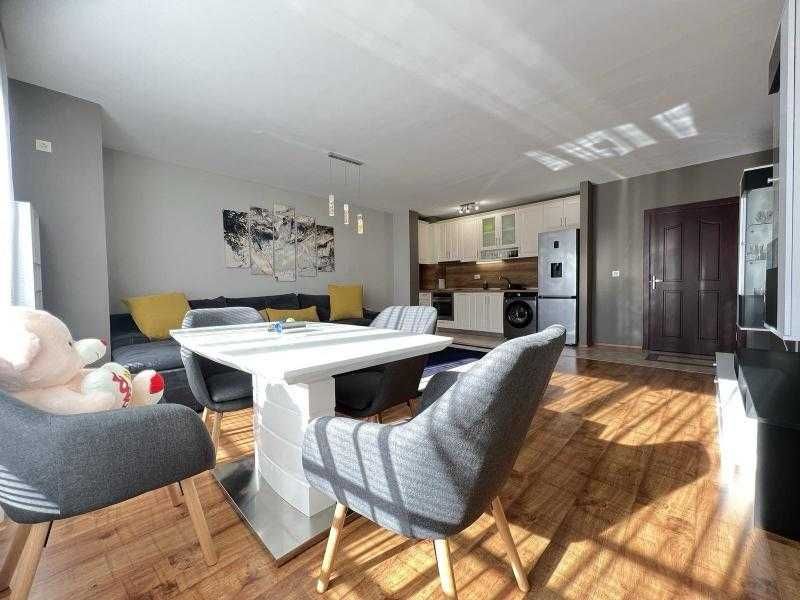 Дава се под наем Двустаен апартамент в Бургас, Възраждане - 80 кв.м за 612 € - Снимка #2